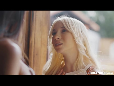 ❤️ La noia torna a casa uns mesos després i s'acaba menjant el cony de la seva madrastra ❌ Porno al ca.dewporn.ru ﹏